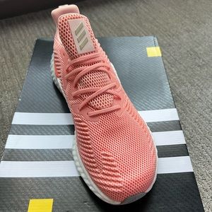 New Men’s Adidas Alphaboost Size 10.5 in Coral